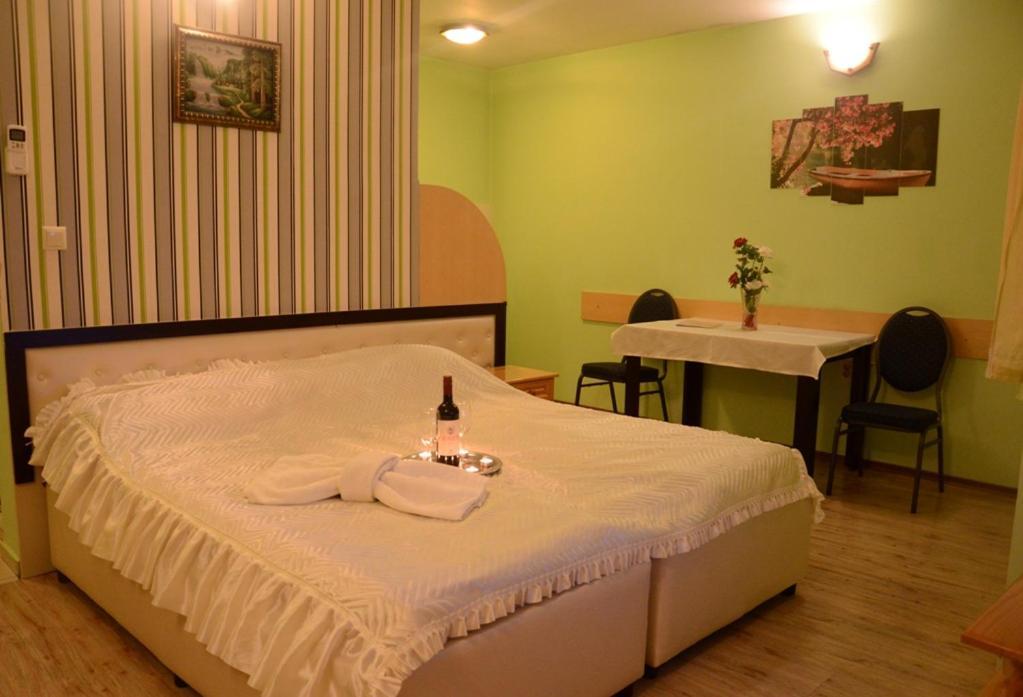 Hotel Sviștov Exterior foto